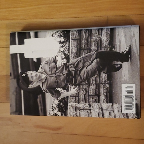 NEW hardcover book. Prince Harry "Spare" biography. Royalty. - Picture 3 of 7